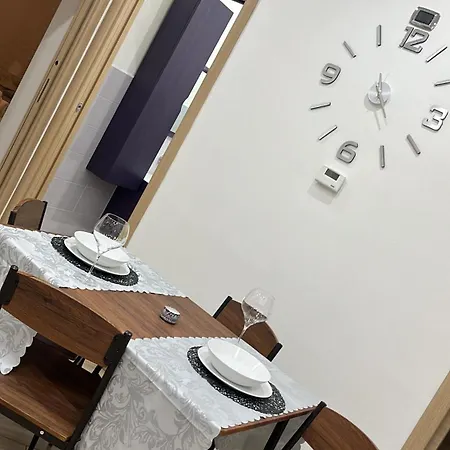 La Casa Di Clhoe Bed & Breakfast 4*